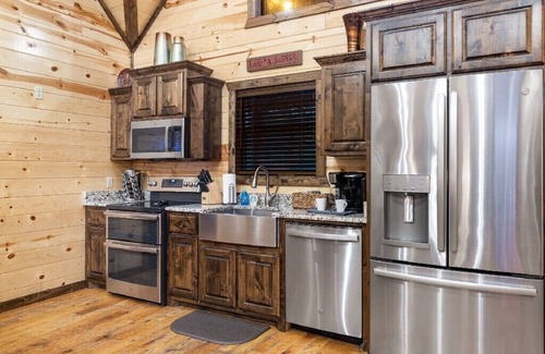 Broken Bow Cabin | Easy Living -Mountain Setting w/Pool Table & Private Hot Tub🎱🌲♨️