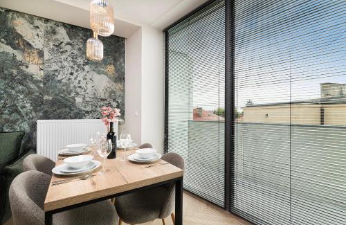 Srodmiescie Apartment | Easy Rent Apartments - Reduta Verde, Free Parking, 2 bedroom, 24h Check-in