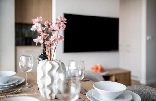 Srodmiescie Apartment | Easy Rent Apartments - Reduta Verde, Free Parking, 2 bedroom, 24h Check-in
