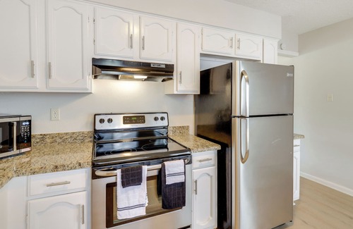 Bryan House | Easy Tailgate Access! Home 3 Mi to College Station