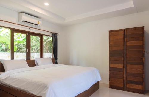 Thong Krut Hotel | EASY TIME by MARALEINA