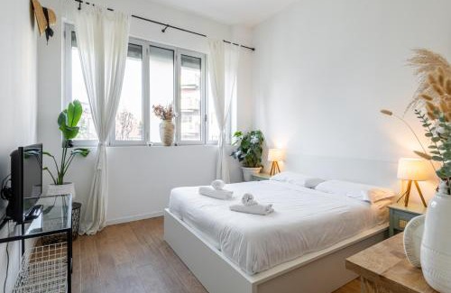 Crescenzago Apartment | Easylife - Accogliente bilocale a due passi dal Naviglio Martesana con posto auto privato