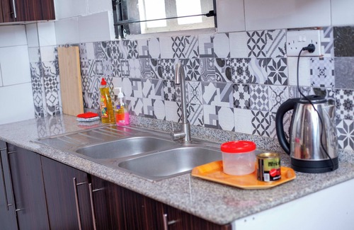 Mbezi Beach House | EAZY BREEZY BACKPACKERS 3 Bedrooms House