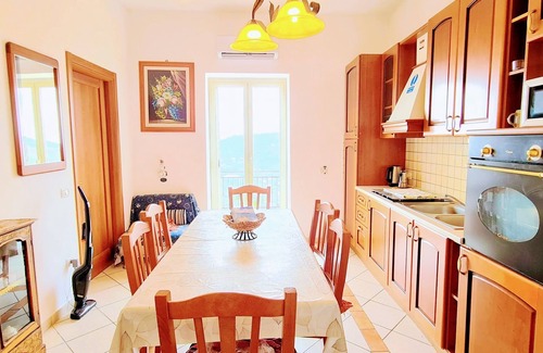 Montecorice Apartment | Ebikes, Fast Wi-Fi, Panorama, AC, and sea nearby