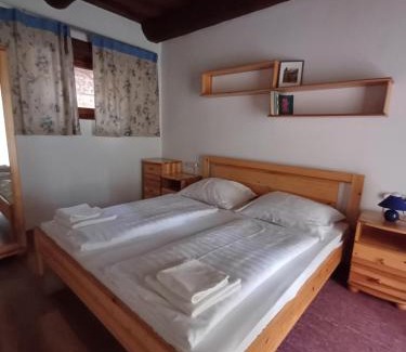 Mozsgo Bed & Breakfast | Ebner Pince - Panzió