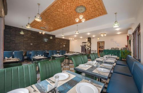 Brein Hotel | Echor Kashmir Holidays Resort Srinagar