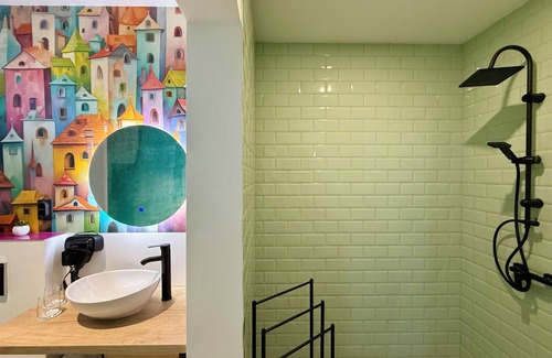 Satu Mare Apartment | Eclectic 6