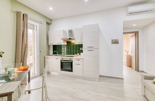 Agnone Bagni Apartment | Eclisse House Few Steps From The Sea, Augusta, Italy