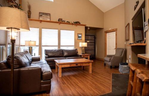 Salida House | Eco-Friendly Cabin with Views of the Rocky Mountains in Colorado