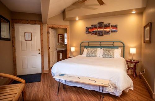 Salida House | Eco-Friendly Cabin with Views of the Rocky Mountains in Colorado