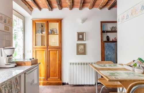 Nozanno Apartment | Eco-Friendly Farmhouse "Abbacca-là" 1' with Mountain View, Shared Pool and Wi-Fi