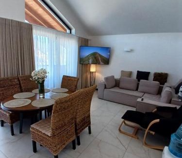 Bukovel Ski Chalet | EcoBerghaus - Котеджне містечко