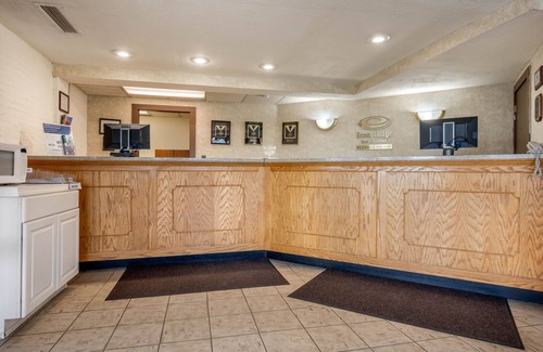 Shamokin Dam Hotel | Econo Lodge And Suites Shamokin Dam - Selinsgrove