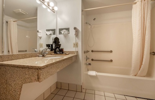 Shamokin Dam Hotel | Econo Lodge And Suites Shamokin Dam - Selinsgrove