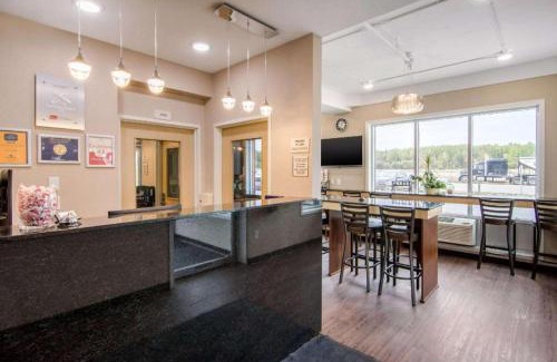 Fox Creek Hotel | Econo Lodge