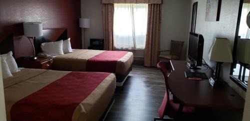 Southwest Area Cabin | Econo Lodge Cedar Rapids South
