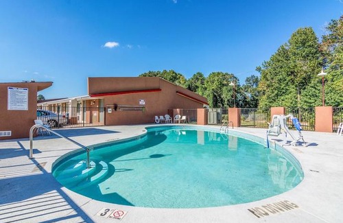 Gastonia Hotel | Econo Lodge Gastonia