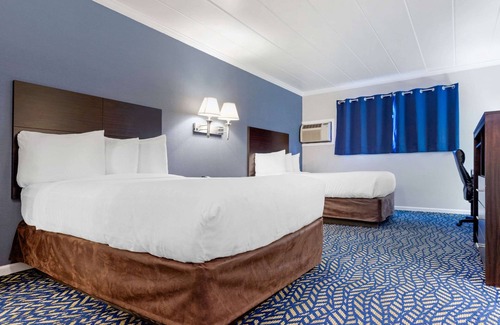 New Cassel Hotel | Econo Lodge Hicksville