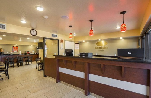 Hurricane Cabin | Econo Lodge Hurricane Zion Park Area