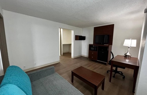 Chambersburg Hotel | Econo Lodge Inn & Suites Chambersburg Central