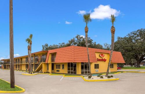 Boys Ranch Cabin | Econo Lodge Live Oak