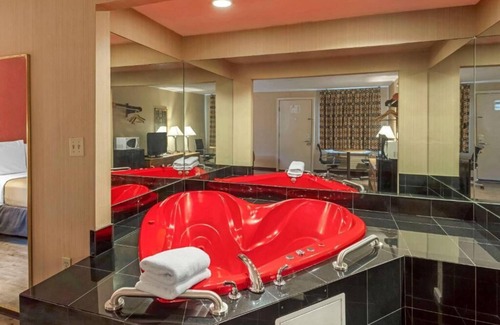 East Hartford Hotel | Economy Inn