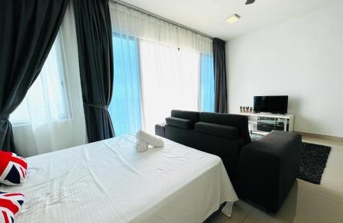 Shah Alam Apartment | ECOZY SUITE 3 - Trefoil Setia Alam Near Setia City Mall & Setia Convention Centre