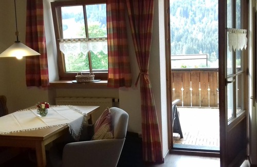 Vorderhindelang Apartment | Edelweiss vacation apartment with south-facing balcony - Ferienwohnungen Haas