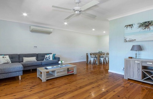 Ettalong Beach House | EDENDALE FAMILY FUN @ ETTALONG BEACH