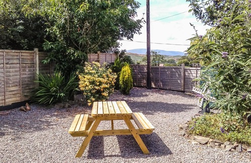 Saint John's Town of Dalry Cottage | EDGE HILL, pet friendly, with open fire in St. John's Town Of Dalry