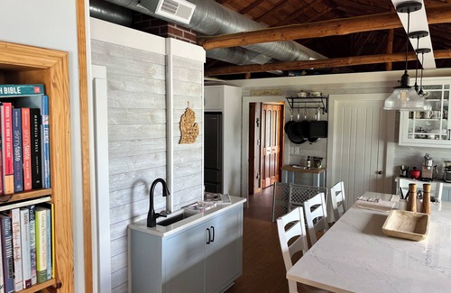 Hillman House | Edgewater at Long Lake - Lakeside Jacuzzi, fireplace, pet friendly, Pontoon boat