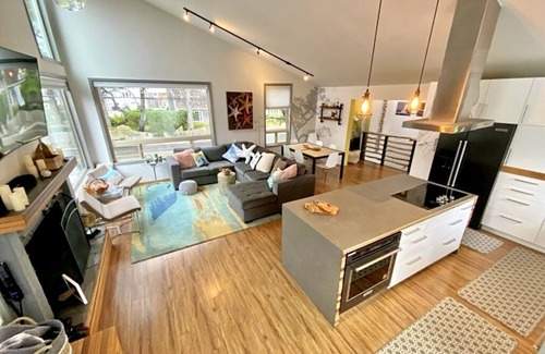 Seaside House | EdgewoodCove - Majestic Seaside Retreat W/Stunning Ocean & Mountain Views