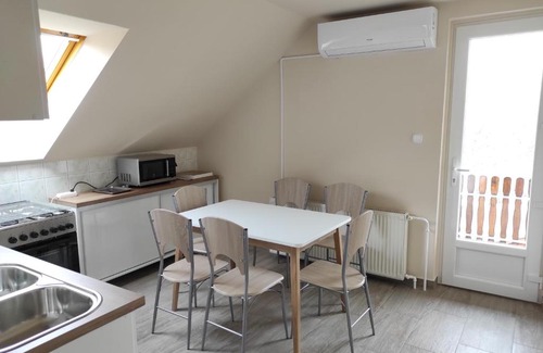 Egervar Apartment | Egervári Béres Vendégház-Tetőtéri apartman