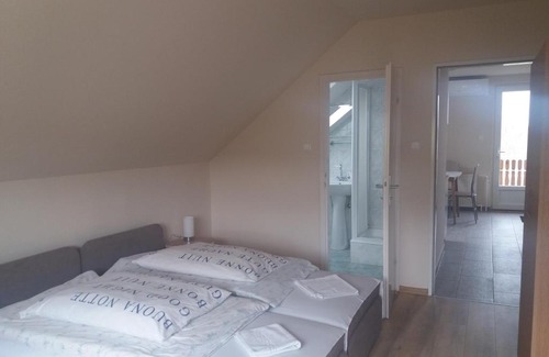 Egervar Apartment | Egervári Béres Vendégház-Tetőtéri apartman