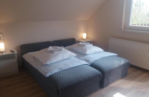 Egervar Apartment | Egervári Béres Vendégház-Tetőtéri apartman