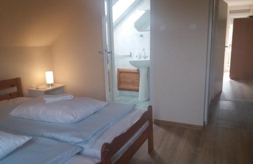 Egervar Apartment | Egervári Béres Vendégház-Tetőtéri apartman