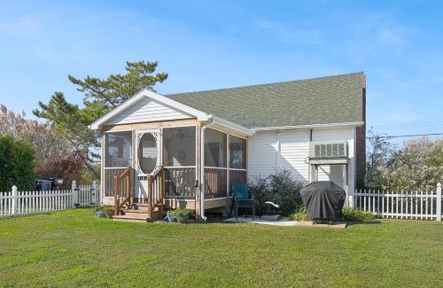 Chincoteague House | Egret's Walk - Charming Cottage on North Main!