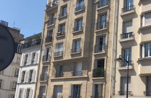 16th Arrondissement Apartment | Eiffel Tower lovely apartment 45m²