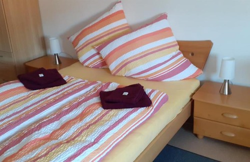 Schmidmuhlen Bed & Breakfast | Einladene Fremdenzimmer mit Außengastronomie