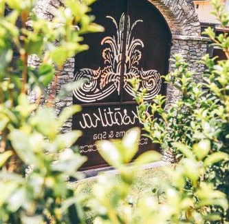 Oliveri Bed & Breakfast | Eksōtika