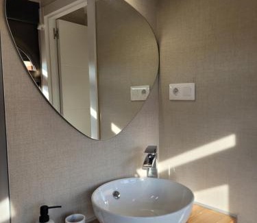 Leon Apartment | El Ático de Entrevías - con Garaje y WIFI