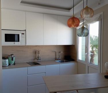 Gijon City Centre Apartment | EL CAPRICHO SUITE LA TERRAZA, Gran Terraza con vistas y PARKING incluido