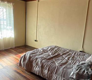 Alfaro Ruiz Bed & Breakfast | El Garaje b&b