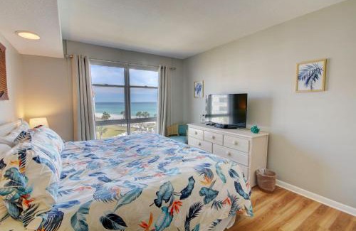 Fort Walton Beach House | El Matador 454 - Beautiful views of the Gulf and pool - Includes seasonal beach service!