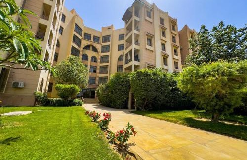 Al Rehab Apartment | El Rehab Cozy hideout khan with garden oasis and king bed