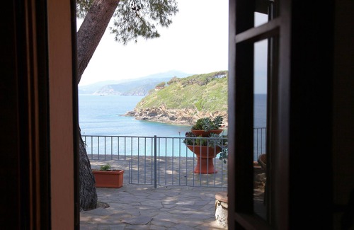 Morcone Apartment | Elba Island directly on the sea beautiful view special offer free wifi