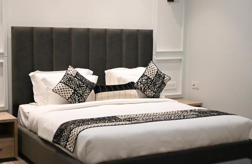 Khanna Hotel | Elegance Regency