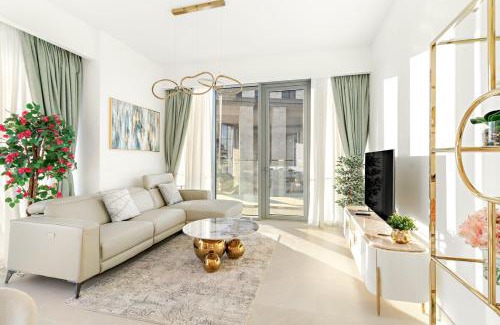 Al Safa Apartment | Elegant 1BR Apt with Balcony Views of Burj Khalifa & Dubai Canal