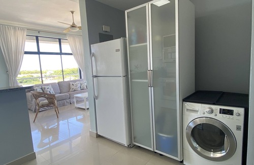 Villas Del Mar Apartment | Elegant 2-BR Ocean View Apt. Pool, Jacuzzi, Just Walk to Beautiful Sandy Beach