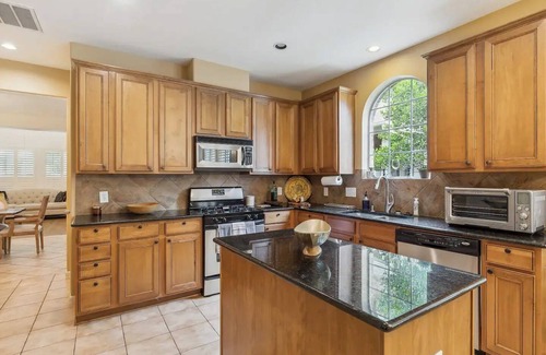 Alden Bridge House | Elegant 4Bedrooms/2.5Bathrooms Haven in the Woodlandsnn